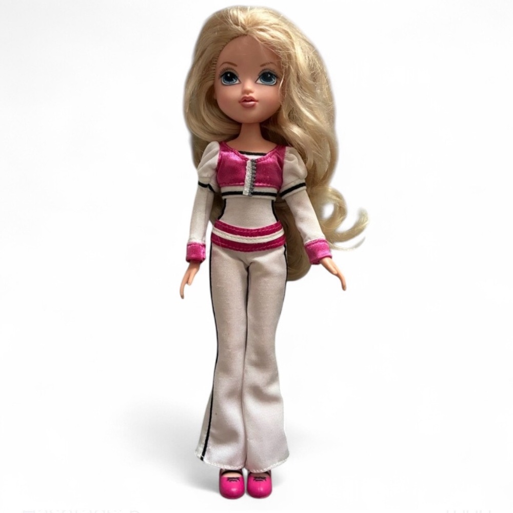 Moxie Girlz "More 2 Me" Avery Doll